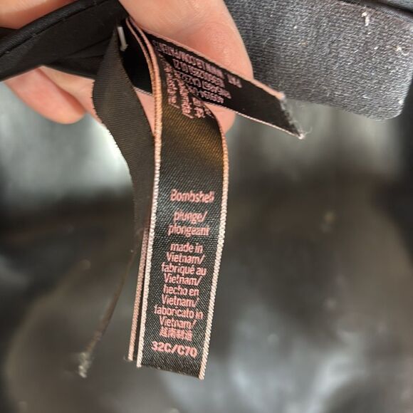 Victoria’s Secret bombshell plunge 32C bling strap logo black push up add 2 cups - Picture 5 of 6